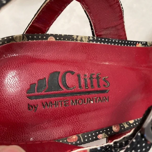 CLIFFS Sandals by White Mountain - Picture 11 of 13